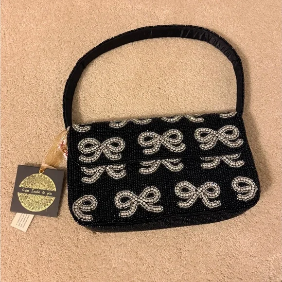 Viral Bow Beaded Purse - Picture 3 of 5